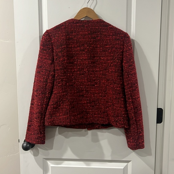 Never been worn.
Chico’s open front blazer with beaded trim
Size 0 = S/4 - Picture 2 of 4